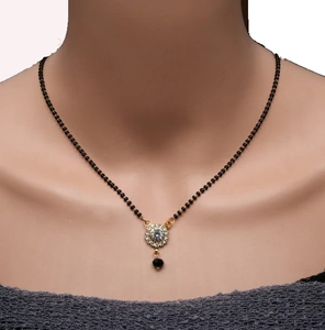 Mangalsutra de cuentas negras de diseñador para bodas y uso diario, joyería artificial de moda para damas a los mejores precios - Product Image 5