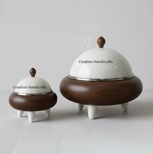 Casserole en bois et en métal isolée de qualité supérieure avec finition en noyer et finition blanche - Product Image 2