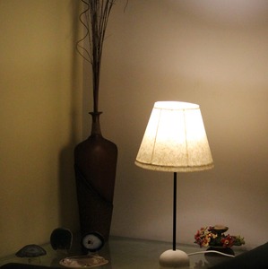 Lampe décorative moderne faite à la main crème marbre et fer en papier fibre de banane de haute qualité pour la maison et le bureau - Product Image 4