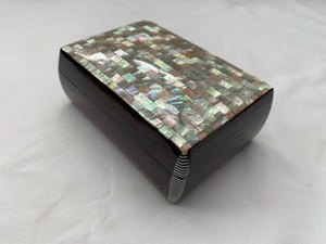 Boîte à bijoux en nacre Design élégant pour la vente en gros de produits de beauté - Product Image 2