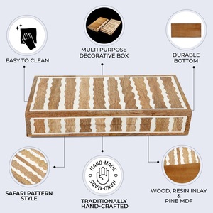 Listo para enviar Material de resina de caja de madera hecha a mano de madera maciza de diseño elegante a la venta - Product Image 3