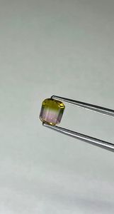 Turmalina natural de color bio, tallada en octágono facetado, de 4.60x4.30 mm. - Product Image 2