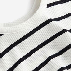 Camisetas de moda para chicas adolescentes con logotipo personalizado, camiseta sólida con cuello en V y botones para chicas - Product Image 4