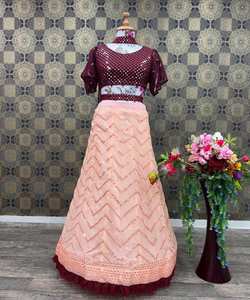 Colección de tendencias indias Diseñador Lehenga Mujeres y niñas Use Party Wear Lehenga Choli con blusa en venta al por mayor Alphanumero - Product Image 3