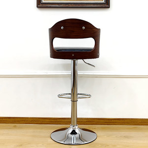 Tabouret <span class=keywords><strong>de</strong></span> <span class=keywords><strong>bar</strong></span> en cuir en <span class=keywords><strong>bois</strong></span> pivotant réglable en métal <span class=keywords><strong>noir</strong></span> tabouret <span class=keywords><strong>de</strong></span> <span class=keywords><strong>bar</strong></span> en <span class=keywords><strong>bois</strong></span> chaises <span class=keywords><strong>de</strong></span> <span class=keywords><strong>bar</strong></span> hautes pour <span class=keywords><strong>bar</strong></span> <span class=keywords><strong>de</strong></span> restaurant <span class=keywords><strong>de</strong></span> cuisine - Product Image 5