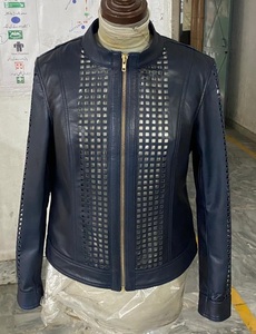 Venta caliente Chaqueta de cuero de manga larga para mujer Diseño personalizado OEM Nueva chaqueta de moda - Product Image 1