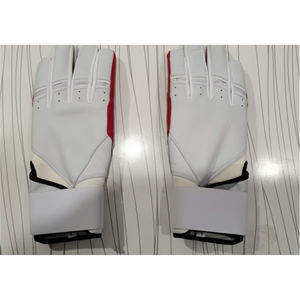 ถุงมือตีเบสบอลประสิทธิภาพสูงที่ปลอดภัย ดีไซน์ดูดซับแรงกระแทกที่จับสบายสำหรับกีฬาแบบทีม - Product Image 1