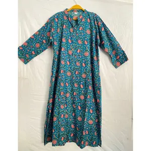 เดรสผ้าฝ้ายพิมพ์ลายดอกไม้สีเขียวสไตล์โบฮีเมียนสำหรับผู้หญิง คอวี ทรงหลวม ฟรีไซส์ (XS-XL) ระบายอากาศได้ดี สวมใส่สบาย  ไซส์พลัส เหมาะสำหรับใส่ไปชายหาด - Product Image 1