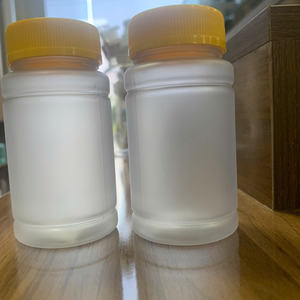 Vitamine en plastique PET givrée mate personnalisée de 100ml 150ml.... Bouteilles d'emballage de médecine de pot avec le chapeau fabriqué au Vietnam - Product Image 3