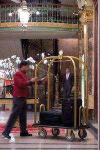 Porte-bagages de style américain de qualité supérieure pour hôtel Bellman Cart Gold Top Démontage poussé à la main Voiture à bagages - Product Image 6