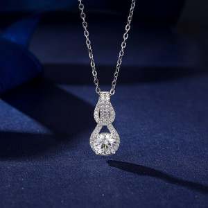 Collier solitaire classique en argent sterling plaqué rhodium Jeulia avec moissanite - Product Image 4