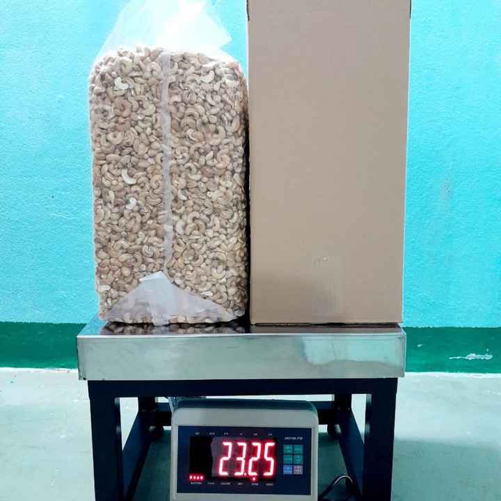 Hot Sales High Quality  Raw Cashew Nuts Cashew Nuts Raw Cashew Nuts OEM, ODM