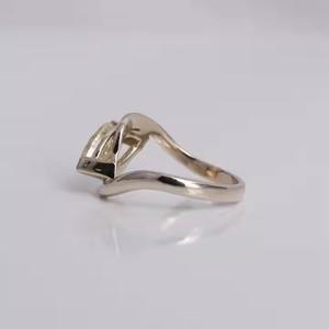 Bague de fiançailles unisexe élégante en or massif 14 carats, diamant de laboratoire taille radiant jaune, serti pavé, certifié IGI, design tendance - Product Image 4