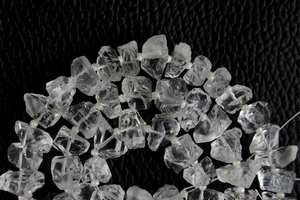 Piedra preciosa de cristal de cuarzo transparente brasileño, 50 piezas, 6-8 MM, piedras preciosas sueltas naturales rugosas para taladro central - Product Image 3