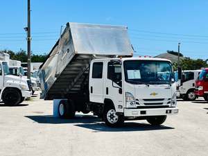Camion benne utilitaire industriel d'occasion 2024 Série 3500 Cabine double avec attelage - Product Image 3