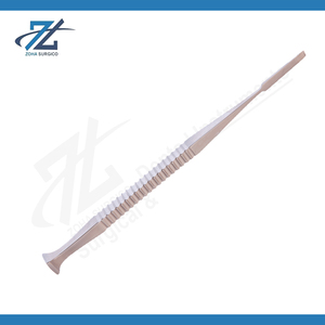 Osteotome à tête dentelée 180 mm de long, 4 mm, en acier inoxydable, instrument chirurgical manuel, certifié CE, fabriqué au Pakistan - Product Image 2
