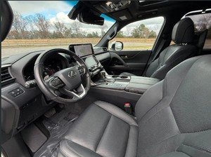 (GN) Envío Rápido, Auto Usado LX600 2023 de Lujo con Bajo Kilometraje - Product Image 3