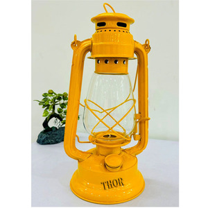 Linterna de vela Linterna colgante decorativa vintage Linterna de mesa de metal para el hogar Decoración al aire libre Candelabros con vidrio transparente - Product Image 1