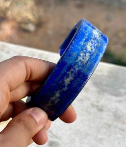 Cadeau spécial de manchette de pierres précieuses en Lapis Lazuli naturel de conception unique pour hommes ou femmes pierres précieuses en vrac - Product Image 2