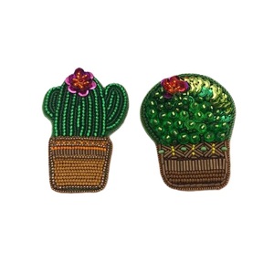 Broches brodées de perles de rocaille vintage personnalisées de conception D Broches perlées élégantes pour les occasions de mariage et d'enfants - Product Image 3