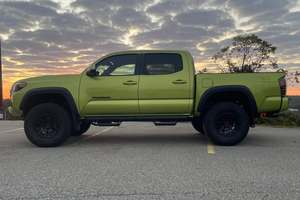 รถยนต์มือสอง ปี 2025 รุ่น Tacoma TRD Pro Double Cab 4x4 พวงมาลัยขวา เกียร์อัตโนมัติ เบาะหนัง ยาง R19 หลังคาอลูมิเนียมอัลลอย ระบบแก๊ส - Product Image 2