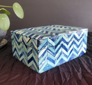 Caja de joyería y pañuelos artesanal de madera con incrustaciones de hueso natural para collares, pulseras, anillos, colgantes y pendientes, procedente de la India. - Product Image 1