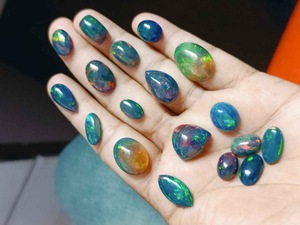 Véritable cabochon d'opale noire éthiopienne Welo brillant pierre d'opale noire de forme ovale pierre précieuse d'opale noire au prix de gros, - Product Image 6