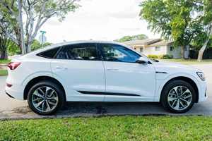 Audi e-tron Sportback Premium Plus 2021 Usado, Doble Motor, Tracción en las Cuatro Ruedas, Sistema de Suspensión Neumática Adaptativa, Sin Modificar - Product Image 3