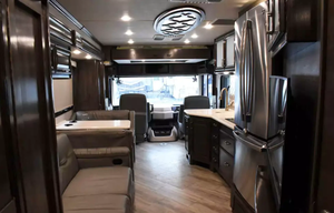 Venta al por Mayor de Autocaravanas Usadas 2020 2022 2024, Fleetwood Southwind Clase A, para 4-6 Pasajeros, Emisión EURO 5 - Product Image 2