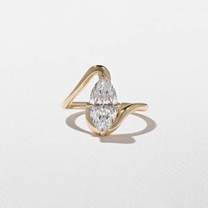 Ensemble de bagues de fiançailles de luxe Marquise Solitaire Moissanite bijoux de mariage en or 10K fournisseur OEM ODM vente en gros exportation en ligne - Product Image 1