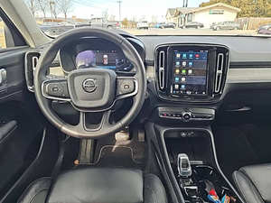 Volvo XC40 B5 Plus 2023 Usado en Buen Estado, Tema Bright - Product Image 2