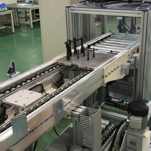Transportador de Cadena de Doble Velocidad con Control Preciso para Procesos de Fabricación Avanzados con Módulos Lógicos Neumáticos Integrados - Product Image 1