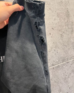 เสื้อฮู้ดดี้ผู้ชายทรงหลวม ไหล่ตก พิมพ์ลายตัวอักษร สกรีนลาย ผ้าฝ้ายออร์แกนิคน้ำหนักมาก ล้างสีแบบดิสเทรส - Product Image 4