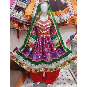 Servicio OEM mujeres de moda de alta calidad afgano Vintage Tribal KUCHI vestidos hechos a mano en precio al por mayor y bajo MOQ - Product Image 4