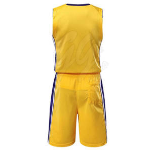 Uniforme de basket-ball de vêtements de sport fait meilleur matériau respirant léger en bas quantité minimale de commande fabriqué au Pakistan - Product Image 2