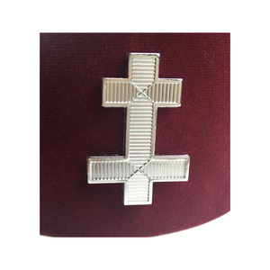Casquette de Chevalier Templier Anglais Maçonnique en Velours Bordeaux avec Badge Plaqué Argent – Légère et Confortable – Vente en Gros - Product Image 3