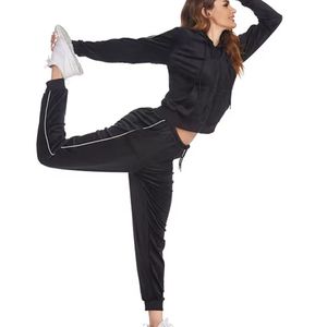 Wholesale Premium Women's Solid Front Hooded Velvet <b>Winter</b> Tracksuit Two-Piece Long Sleeve <b>Top</b> Jogger Pants Set Custom Color - Product Image 5