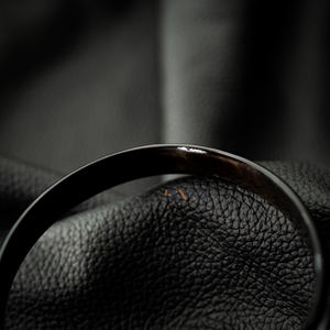 Pulseras de Cuerno de Búfalo Natural Pulido de Diseño Bohemia, Brazaletes Negros de Lujo Hechos a Mano en Vietnam, Venta al por Mayor de Moda Personalizada - Product Image 4