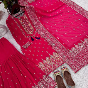 Dernier Designer Pure Heavy Chinon Soie Broderie Séquence Travail Sharara Suit Par FabZone - Product Image 1