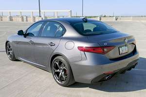 ALFA ROMEO GIULIA TI SPORT Q2 d'occasion 2018 LHD/RHD - Product Image 2