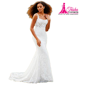 Vestidos de novia hechos a mano con decoración bordada en 3D - Product Image 1