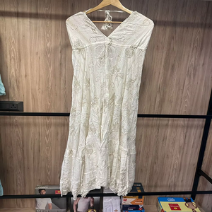 เดรสแม็กซี่ Kasturi สง่างามสำหรับผู้หญิงที่มีเนื้อผ้าที่มีน้ำหนักเบาเหมาะสำหรับการ2025พักผ่อนแบบสบายๆ - Product Image 3