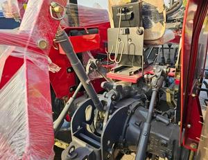 Tracteur Massey Ferguson 390 Diesel Transmission manuelle 4 roues motrices Transmission intégrale avec charrue à disques Camion - Product Image 3