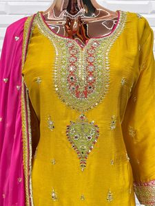 Salwar Kameez de Chinnon para Mujer de Dhwaja Export, Bordado Completo con Lentejuelas, Diseño de Secuencia Doble en la Parte Delantera y Trasera, Ropa para Fiestas y Bodas - Product Image 4