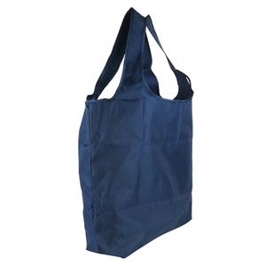 Sac de courses pliable avec fermeture éclair en fibre de polyester, taille et motif personnalisables - Product Image 3