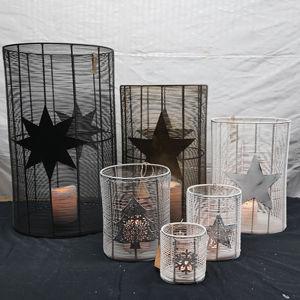 Lanternes de Noël en métal faites à la main, flocon de neige de cerf, différentes couleurs enduites de poudre, bougie de décoration intérieure personnalisable - Product Image 1