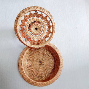 Panier de rangement en rotin rond fait main avec couvercle pour la maison et la cuisine Durable et élégant directement du Vietnam - Product Image 2
