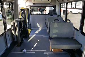 Excelente Ford F-450 Super Duty 2018 Blanco con Llantas de Aleación R20 Izquierdas, BiDiésel, Asientos de Tela, Sistema de Navegación, Arranque Remoto y Techo Solar - Product Image 5