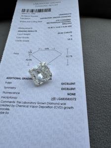 Diamant synthétique de laboratoire de 20,04 carats, taille Radiant, couleur H, clarté VS2, certifié IGI, pour la fabrication de bagues - Product Image 4