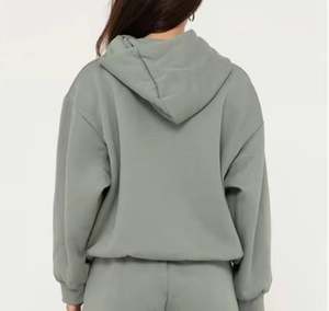 Pull-over à capuche personnalisé pour femmes Sweat-shirt surdimensionné doublé polaire Streetwears chauds et décontractés pour l'hiver - Product Image 3